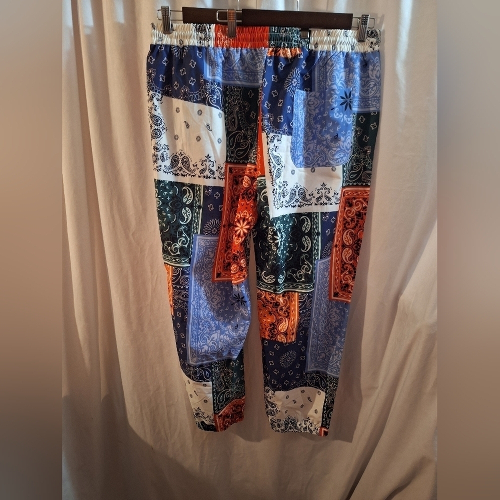 Colorful Bandana Print Pants - Picture 4 of 6